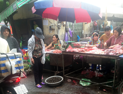 Buông lỏng kiểm soát thực phẩm tại chợ đầu mối - Bài 1 ảnh 1